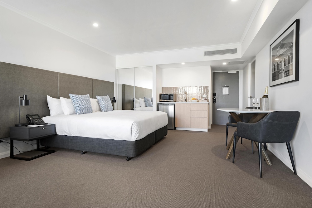 Executive, Suite, King Bed
