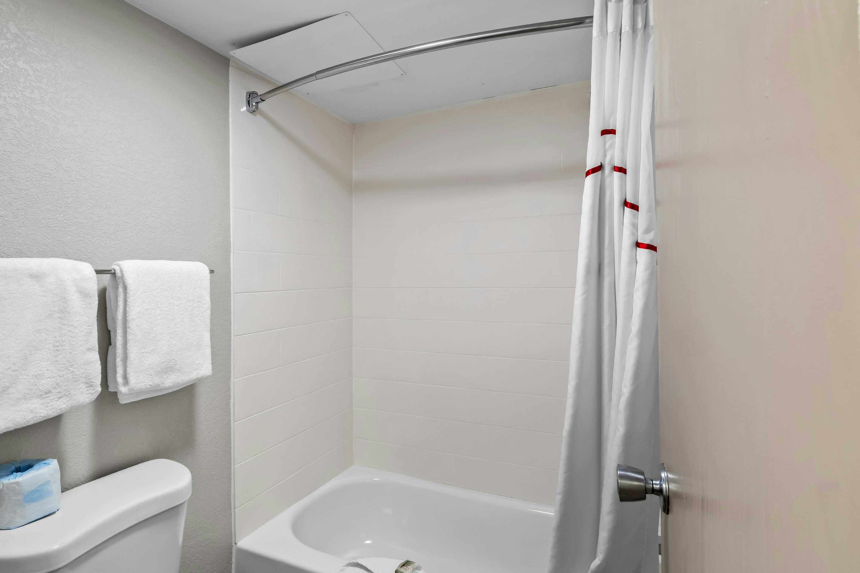 غرفة ديلوكس بسرير كوين، Red Roof Inn Ann Arbor - University Of Michigan South 5/6