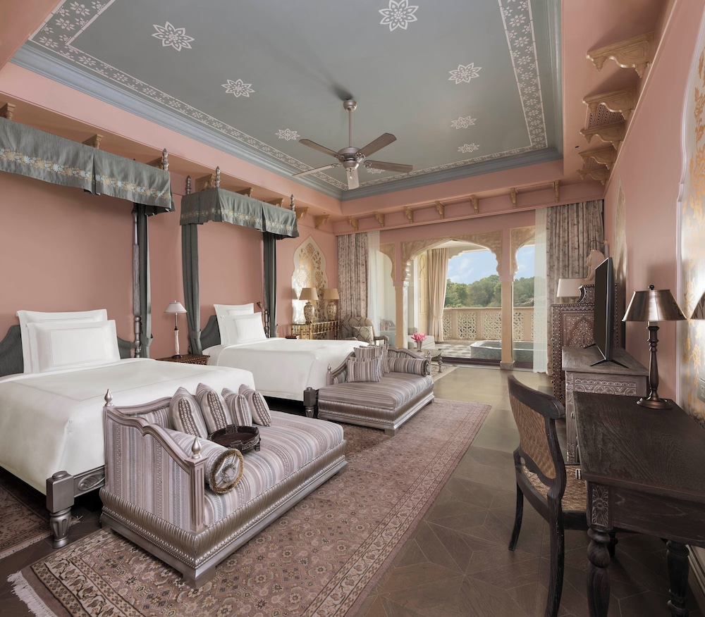 Raffles Jaipur 40/93
