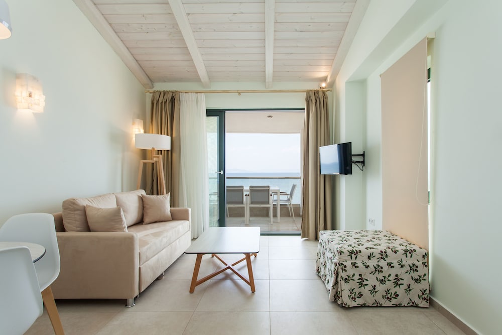 Elpiniki Luxury Apartments 36/66