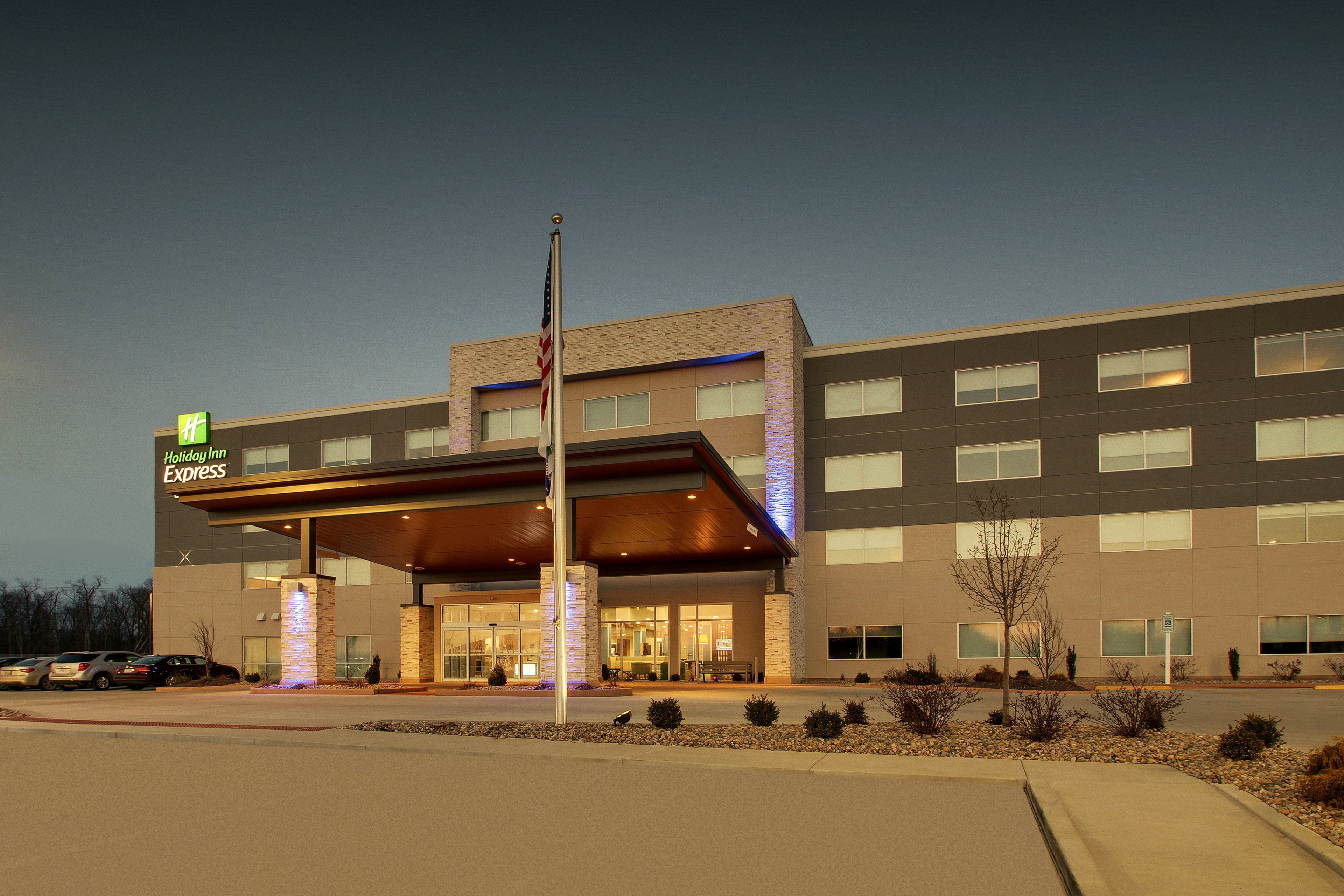 Holiday Inn Express Suites Mount Vernon 7/57