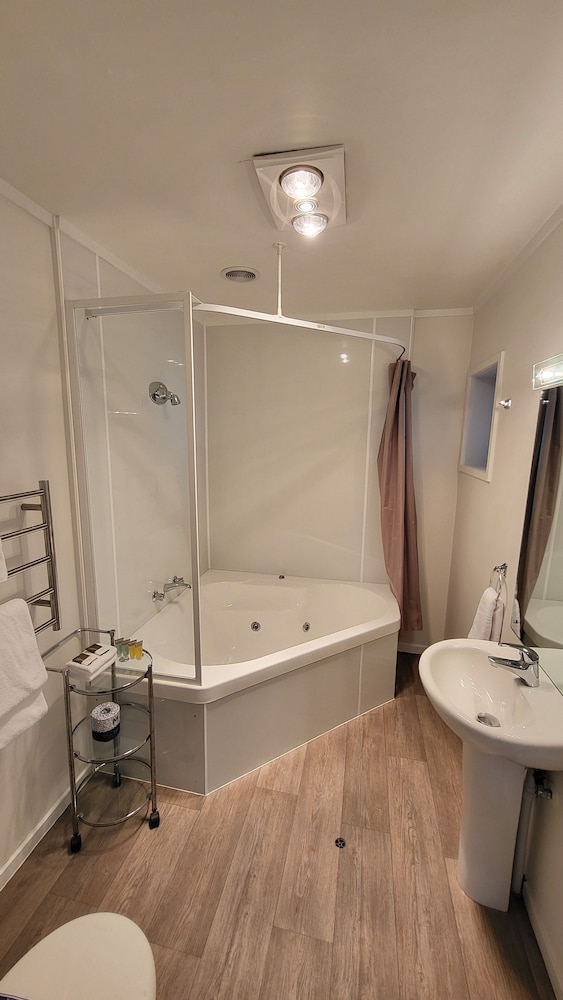 Manukau Motor Lodge 52/58