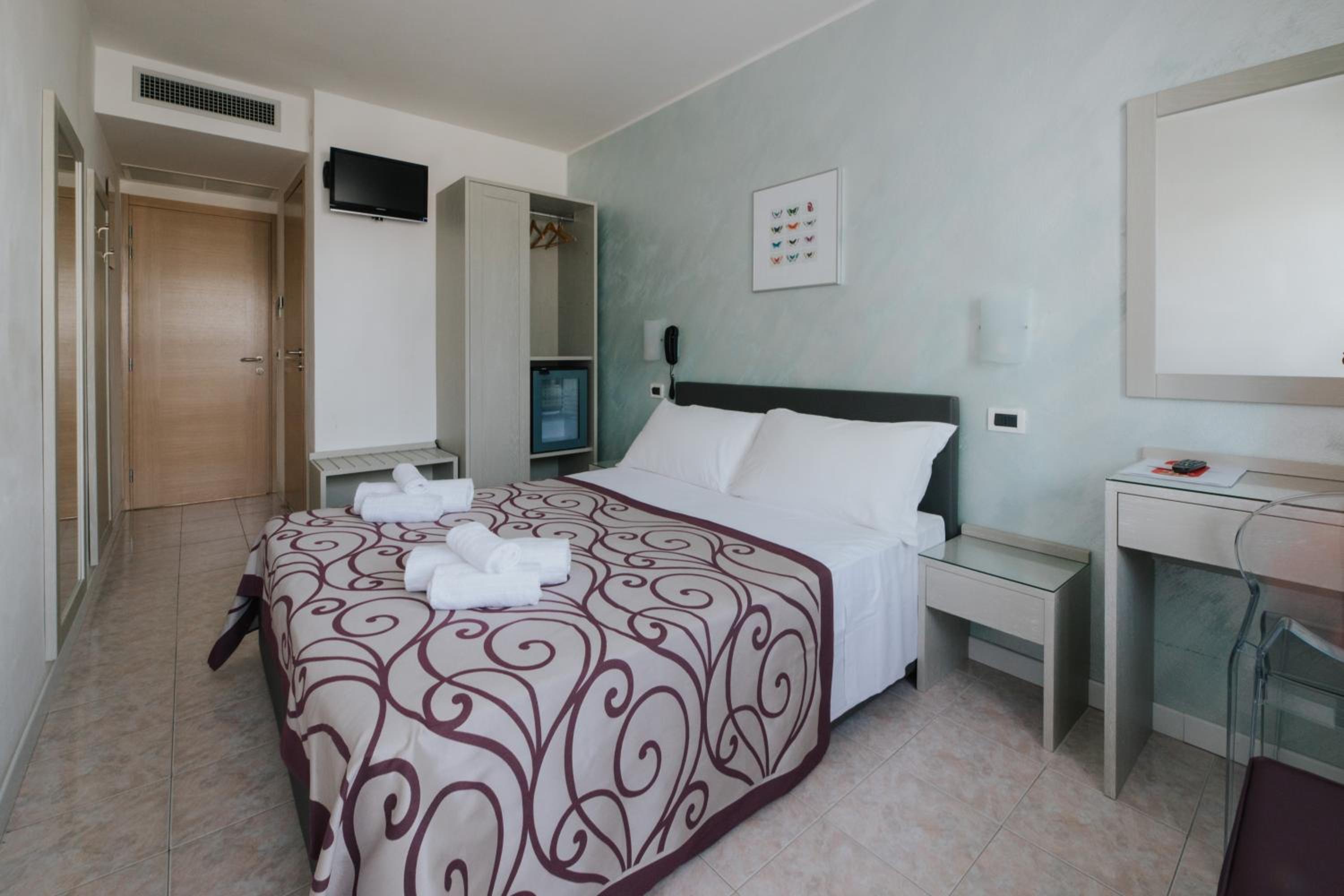 Hotel Gloria 36/68