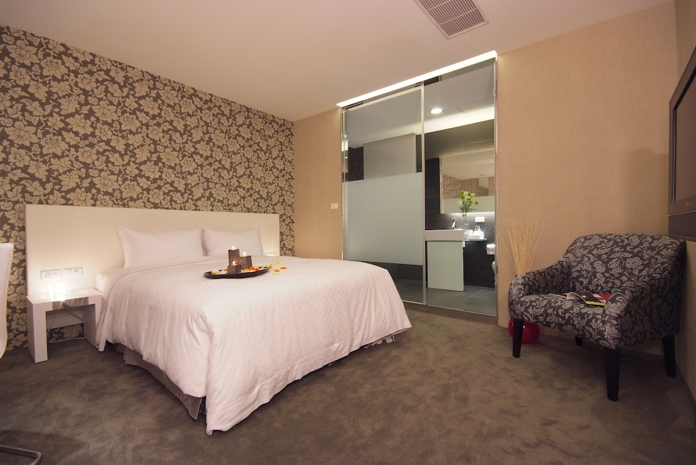 Hotel Purity 12/49