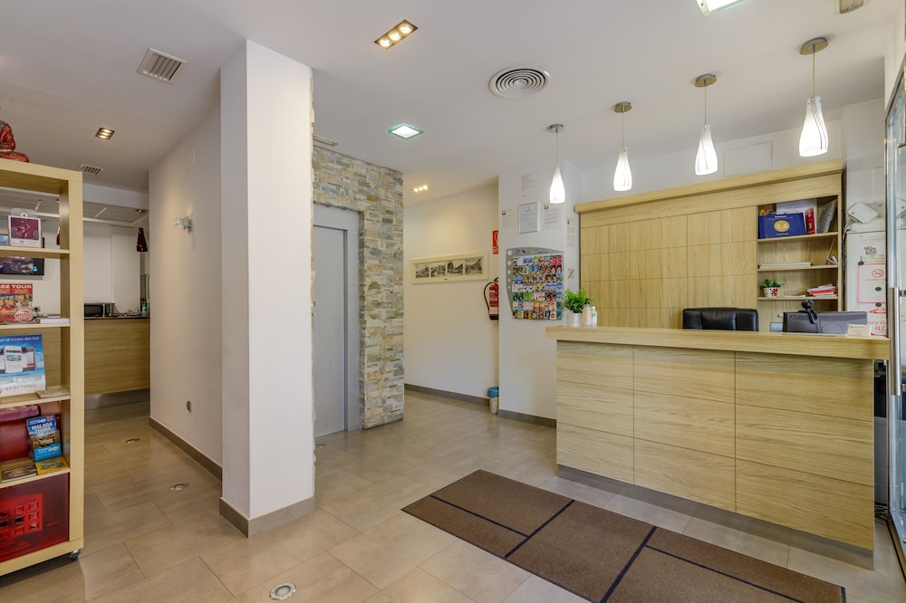 Hotel Trebol 6/29