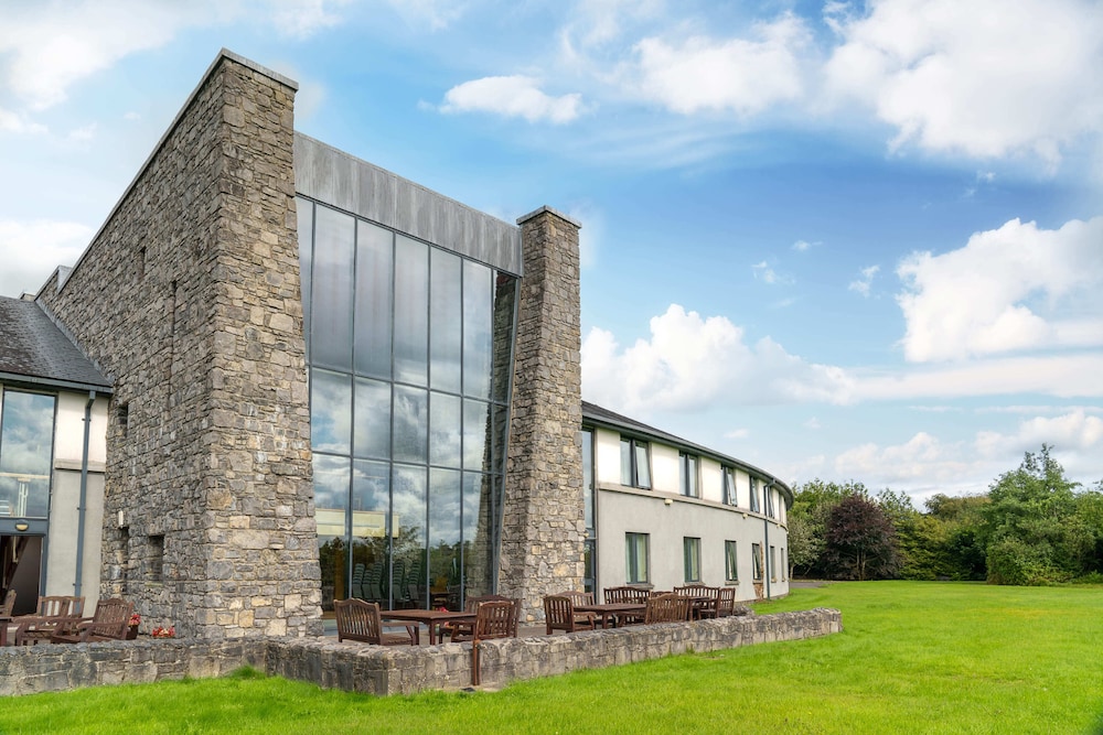KNOCK HOUSE HOTEL 3/36