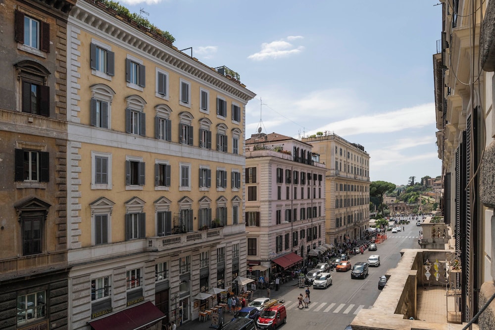 The Roman Empire Guesthouse 59/63