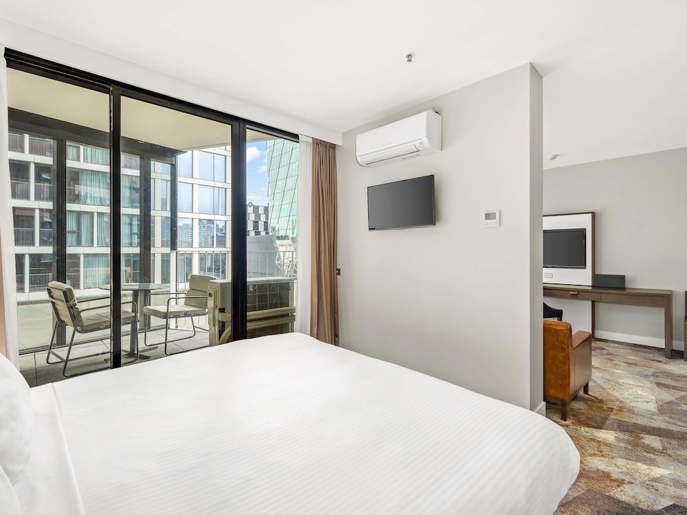 PEPPERS, SUITE, KING BED