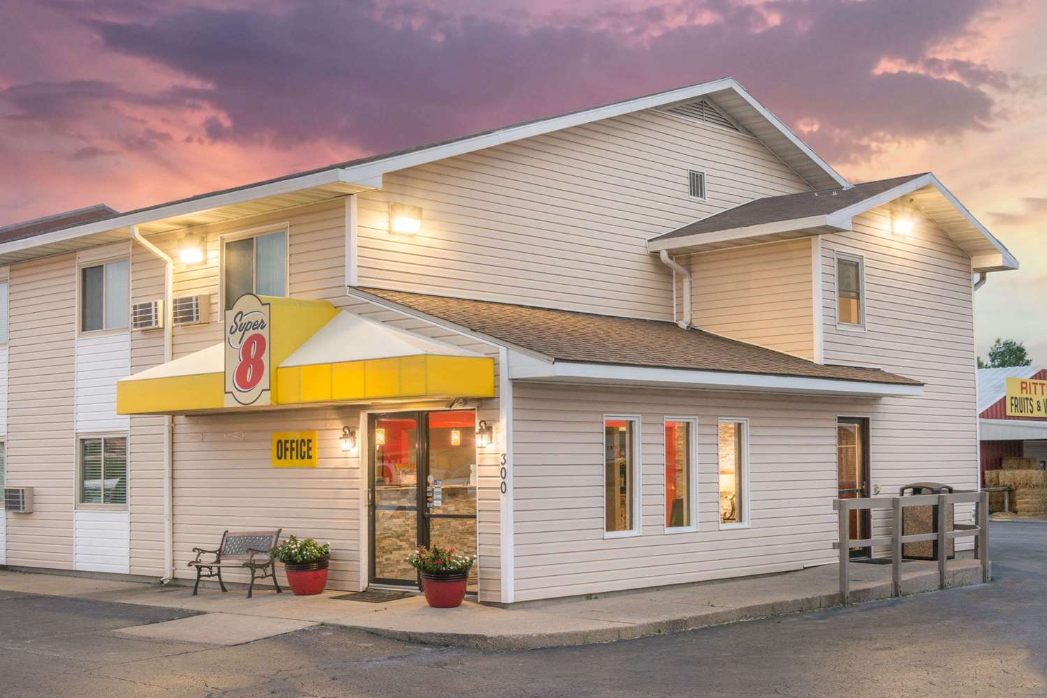 Super 8 by Wyndham Moberly MO 1/11