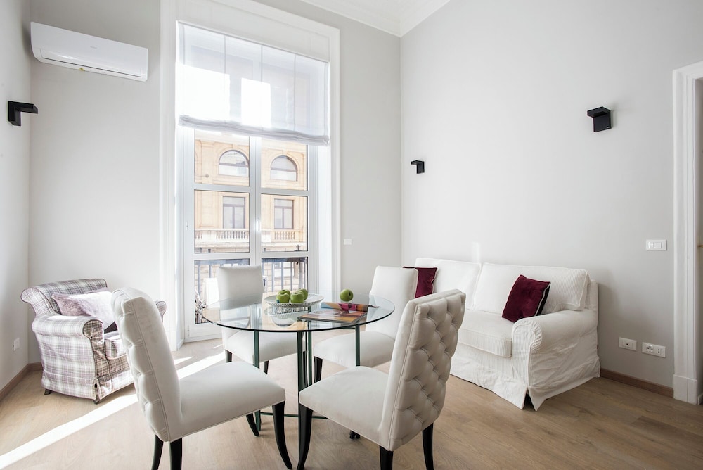 Prestigious Apartment Via Barberini 34/50