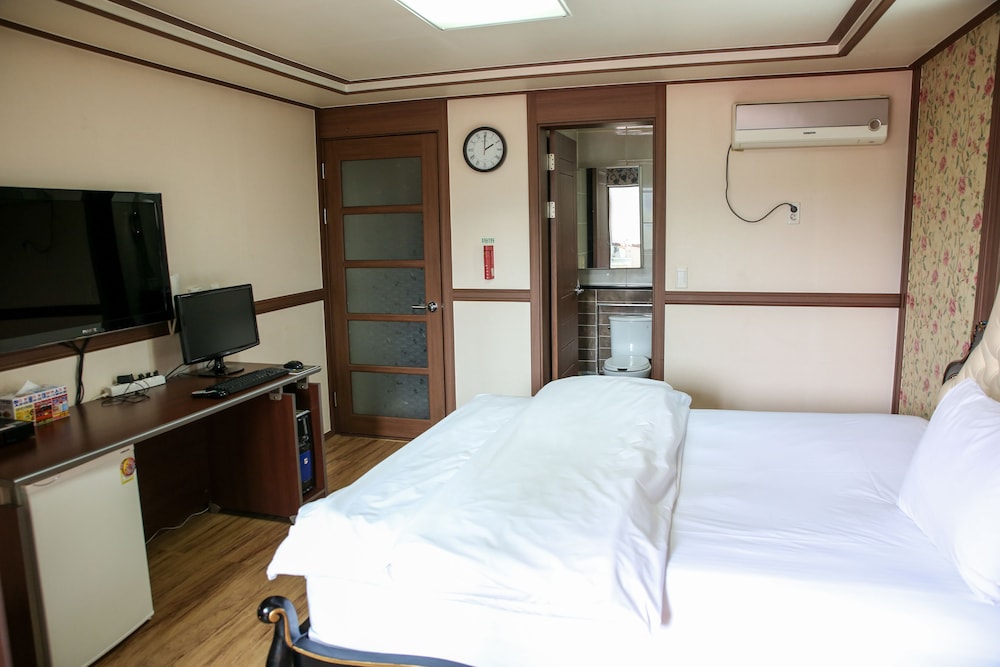 Hill Stay Hotel Residence 18/44
