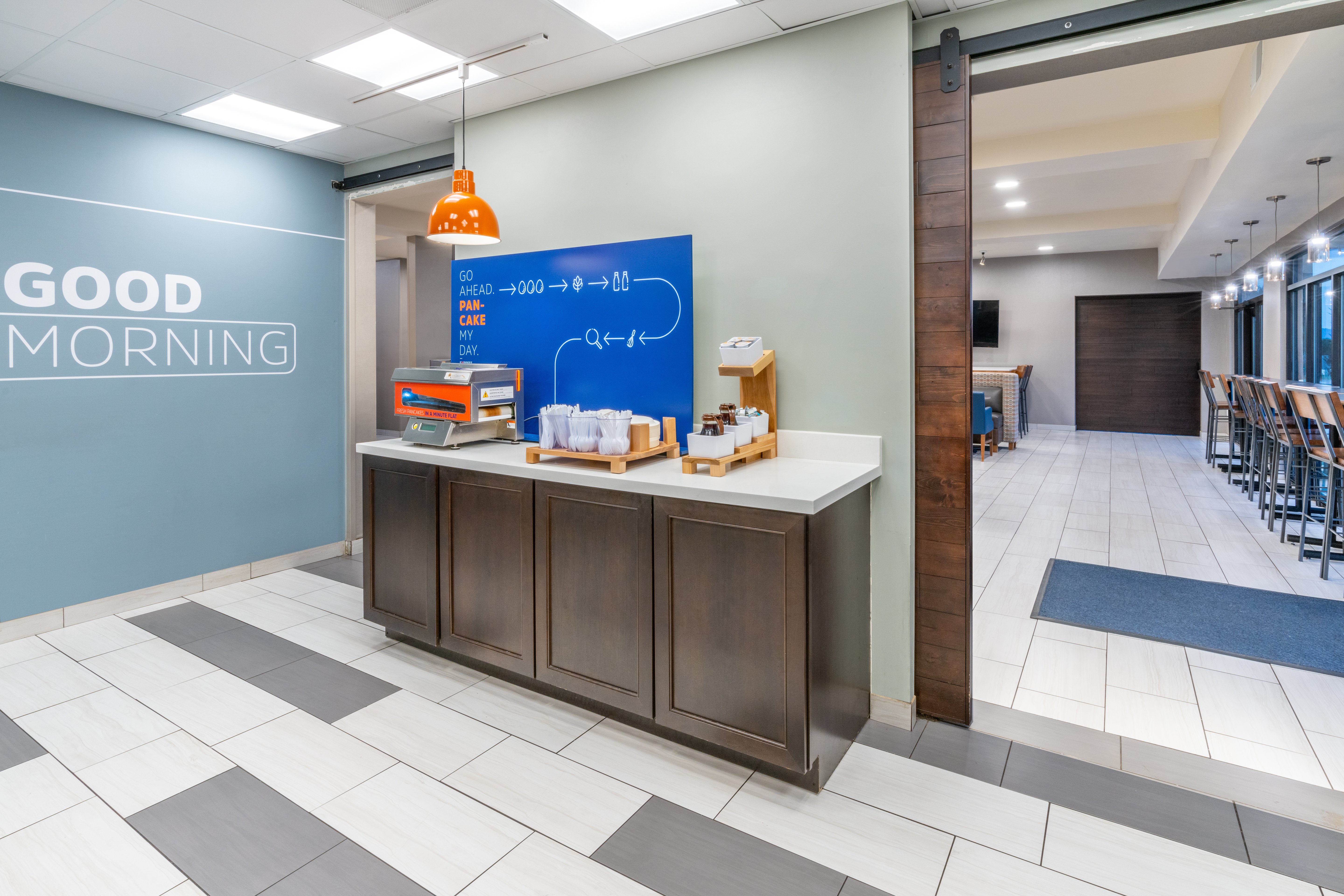 Holiday Inn Express Suites Colorado Springs Afa Northgate 11/56