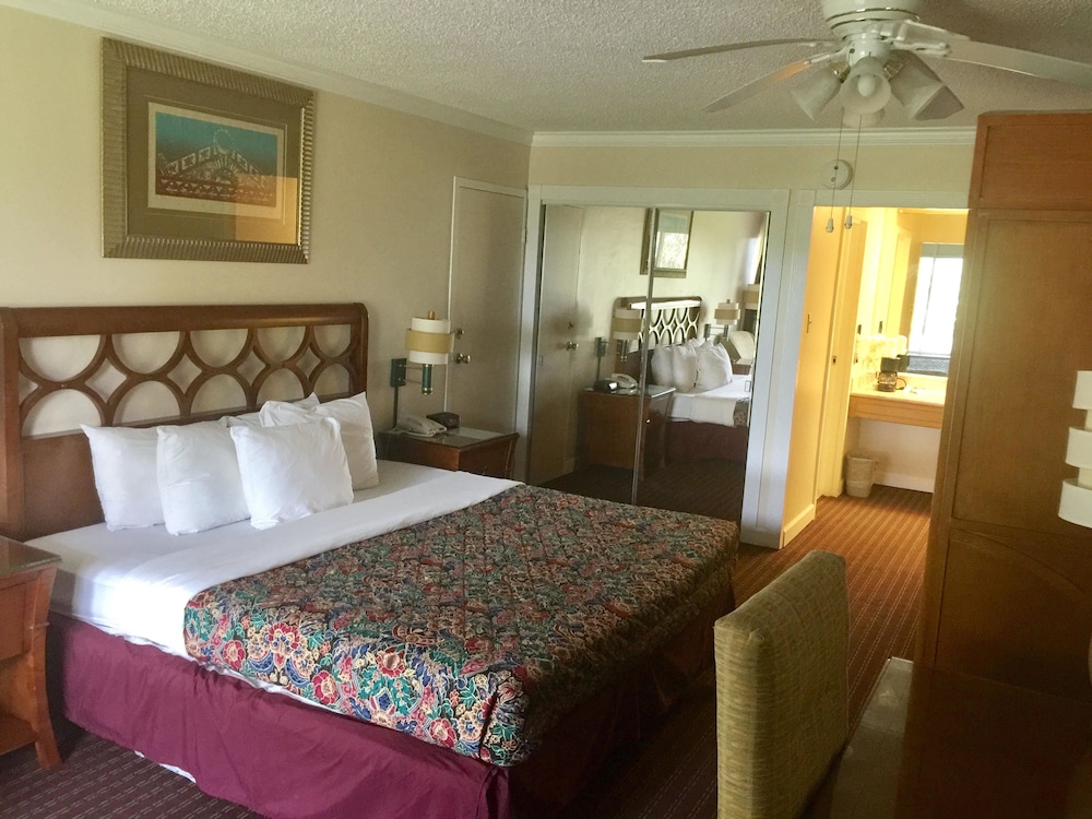 Grand Palms Resort 23/58