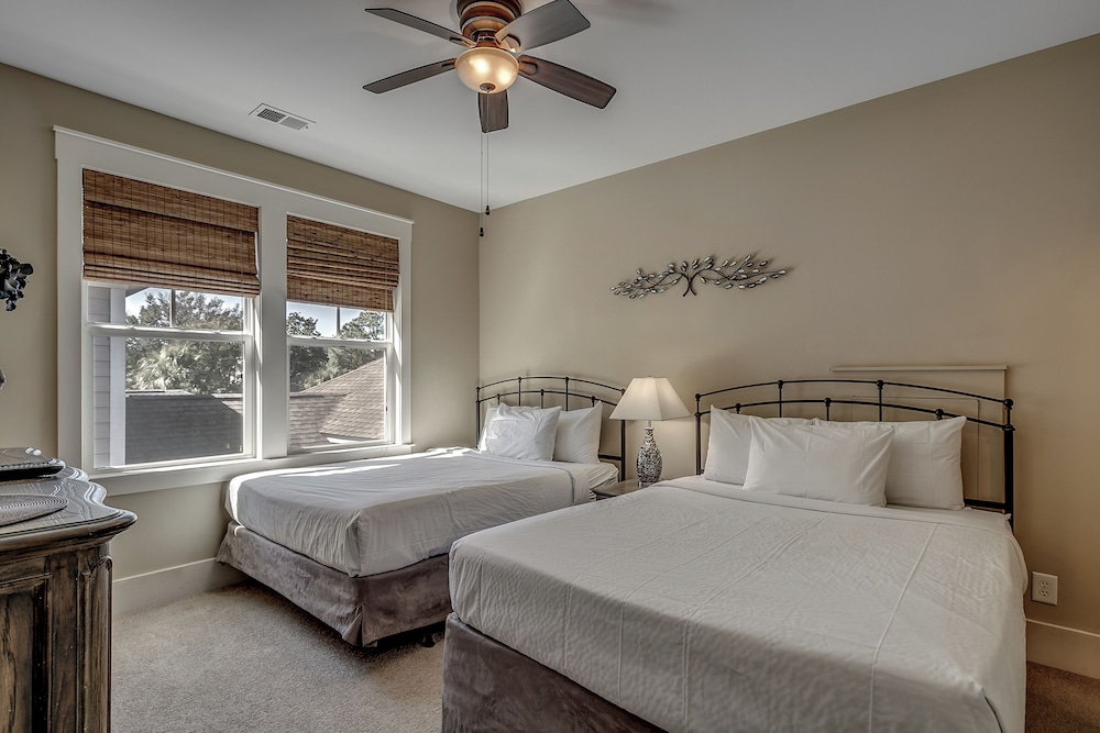 4 Bedrooms, Banyan, House, 3 King Beds, 2 Queen Beds, Sofa