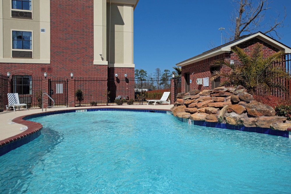 Holiday Inn Express Hotel Suites Vidor South 68/71