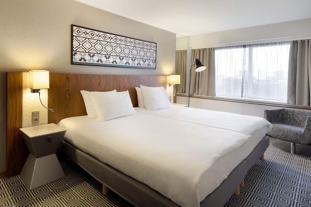 Radisson Blu Olumpia 12/74