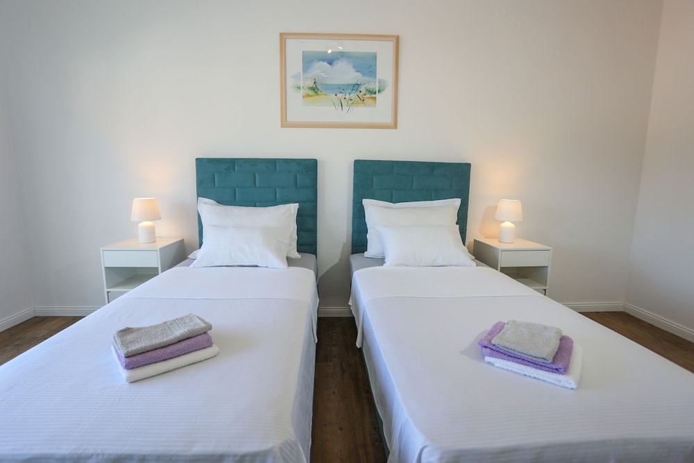 Deluxe, Twin Beds, Sea View