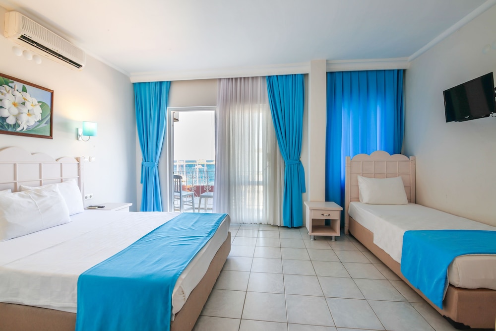 Bora Hotel 10/49