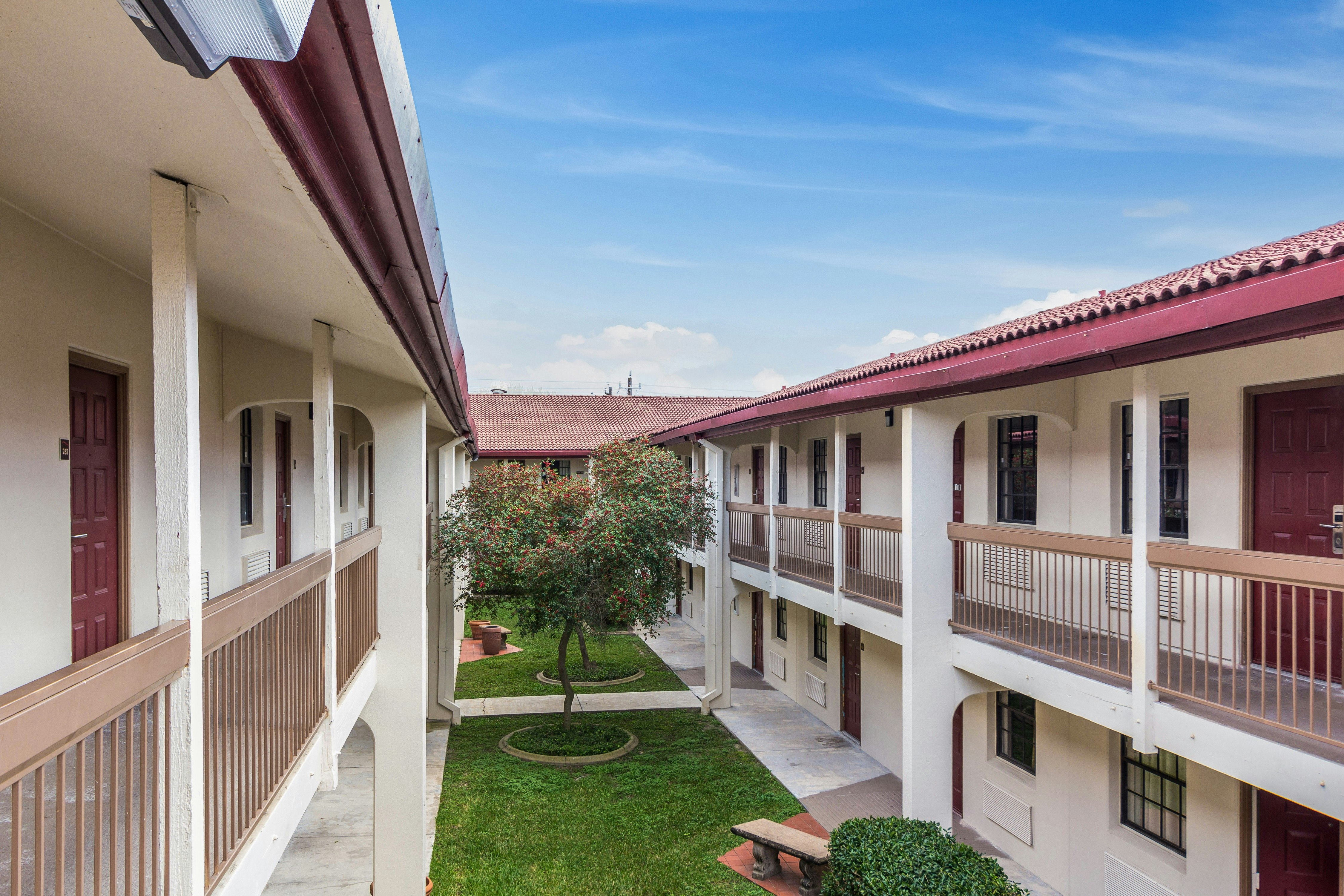 Red Roof Inn Houston East - I-10 6/26