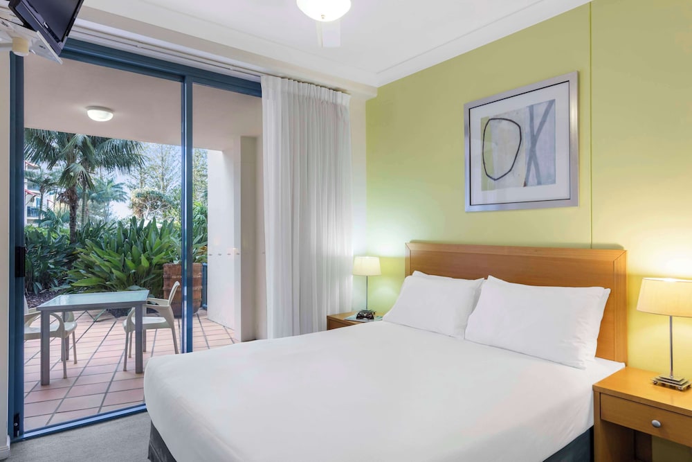 Oaks Gold Coast Calypso Plaza Suites 13/72