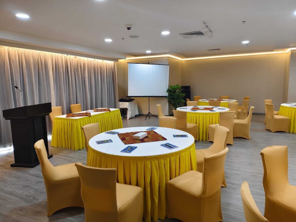 Al Manar Grand Hotel Apartment Bur Dubai 58/64