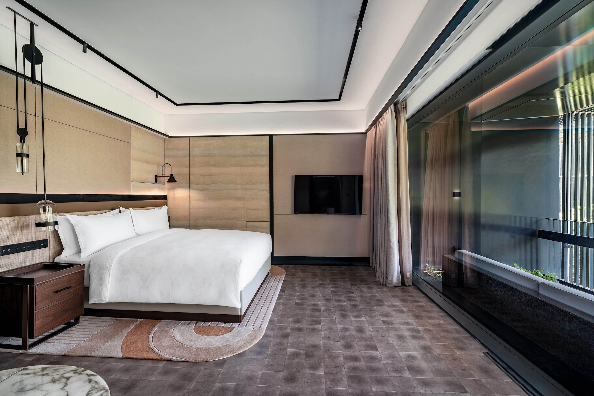 Suite, King Bed, Garden View