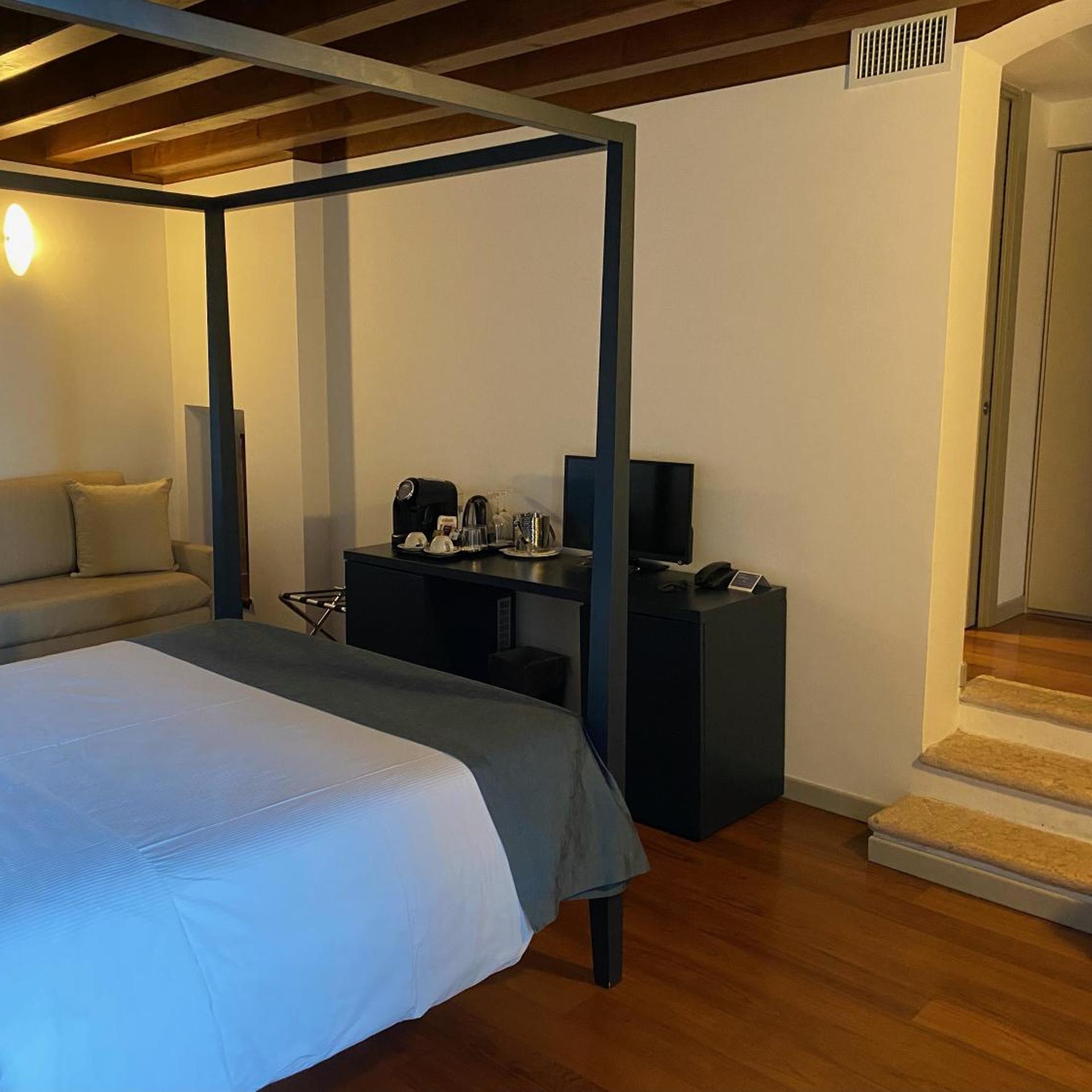 Deluxe, Double Bed, Partial Lake View, Hotel del Porto 4/6