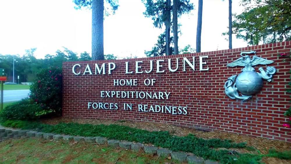 Holiday Inn Exp & Sts Jacksonville -Camp LeJeune 1/23