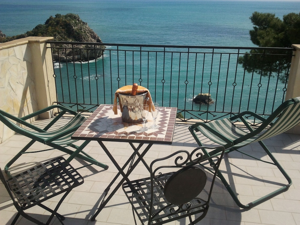 Jonic Hotel Mazzaro' 8/56