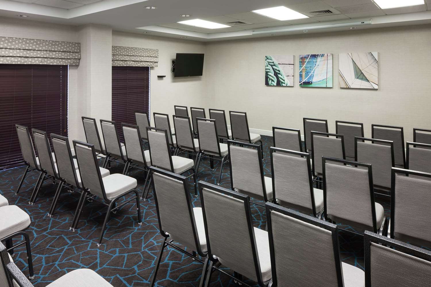 Hampton Inn Suites Miami Doral Dolphin Mall 40/52