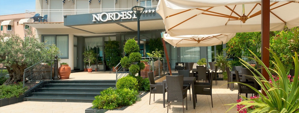 Hotel Nord Est 8/66