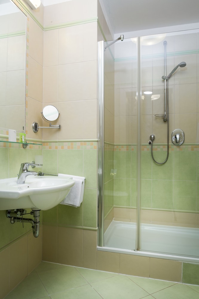 Schlosspark Spa Hotel 46/50