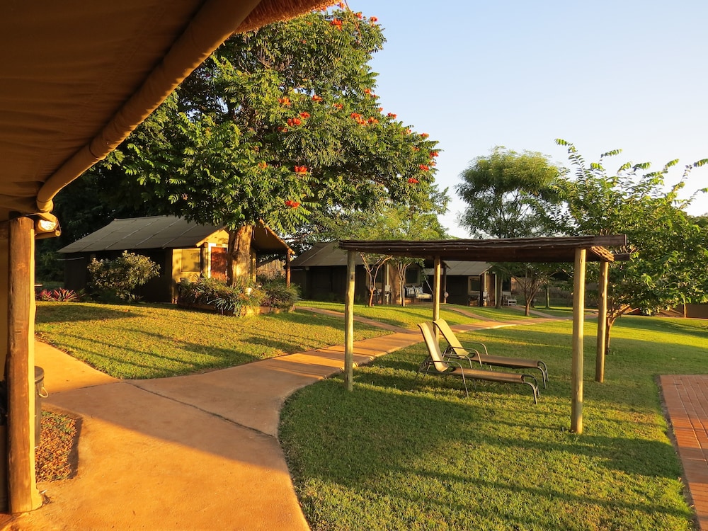 Crocodile Bridge Safari Lodge 15/50