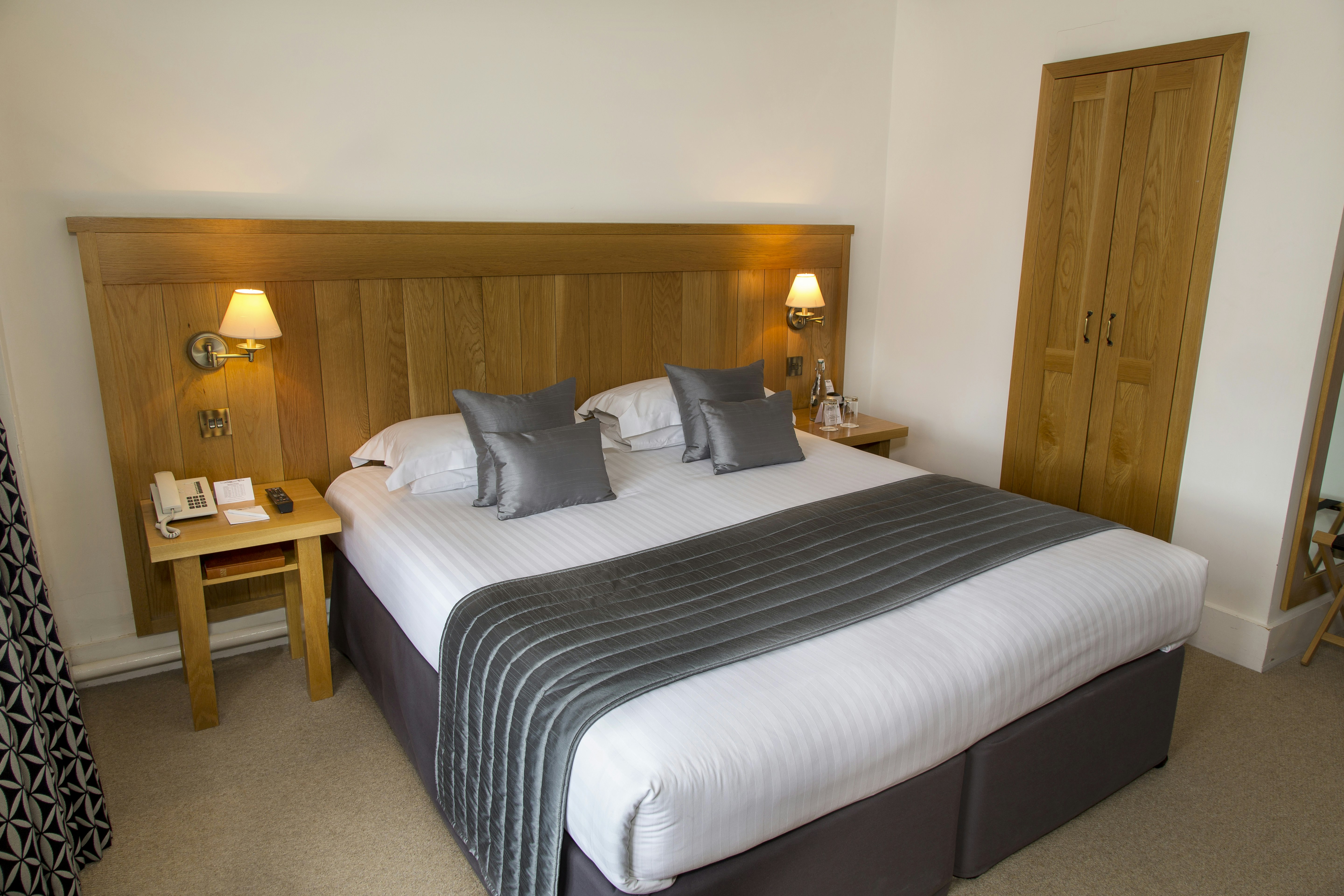 Tewin Bury Farm Hotel 16/38