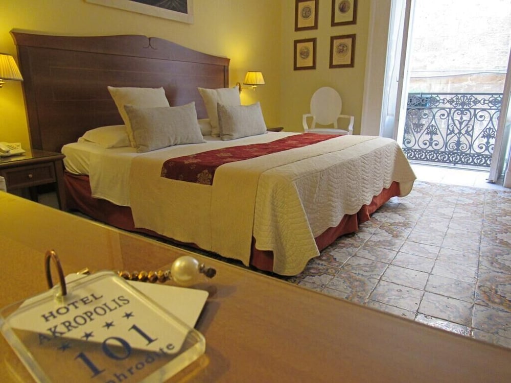 Akropolis Hotel 37/63