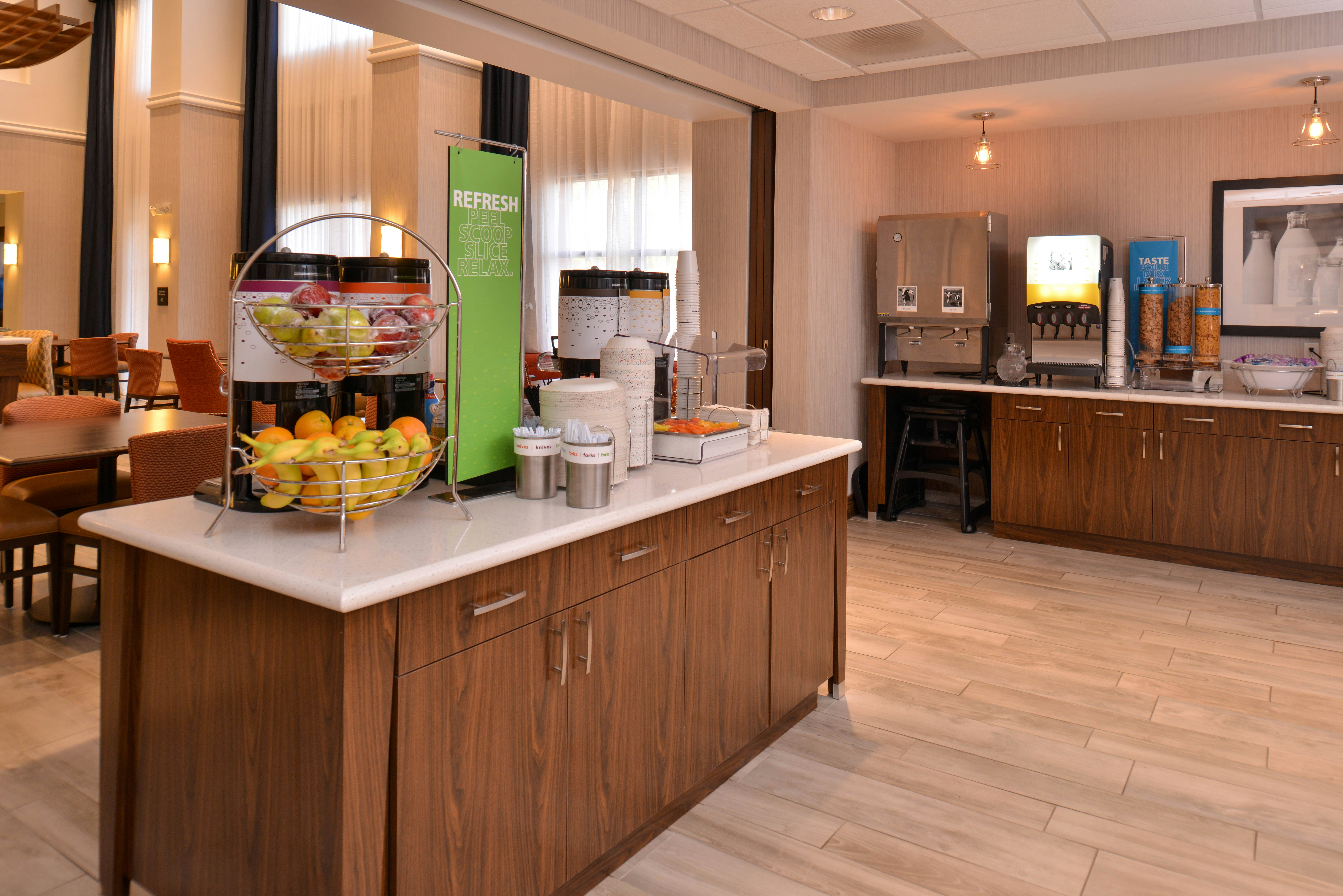 Hampton Inn Suites Ann Arbor West 36/47