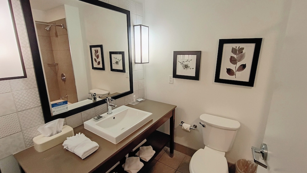 Room, 2 Queen Beds, Country Inn & Suites by Radisson Lawrence KS 5/5