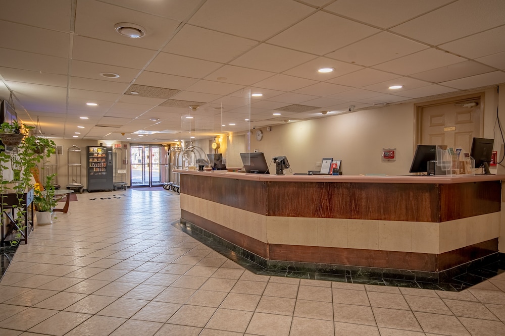 Americana Hotel Oceanfront 10/68