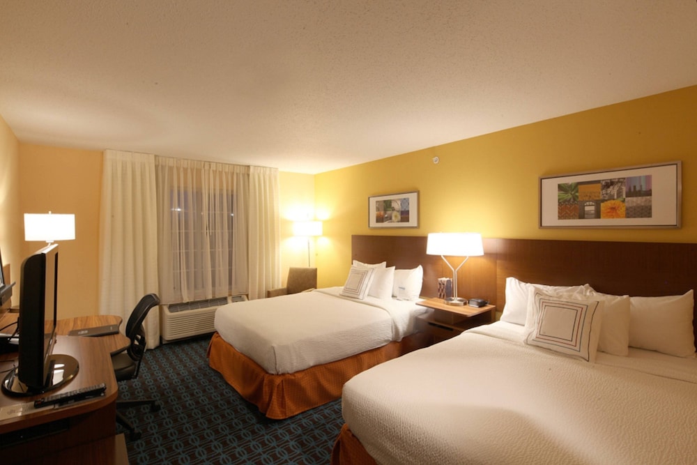 Fairfield Inn Suites By Marriott Cincinnati Eastgate 5/18