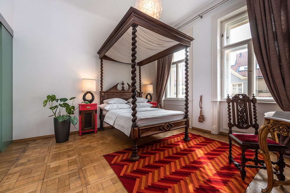 Malostranska Residence 28/72