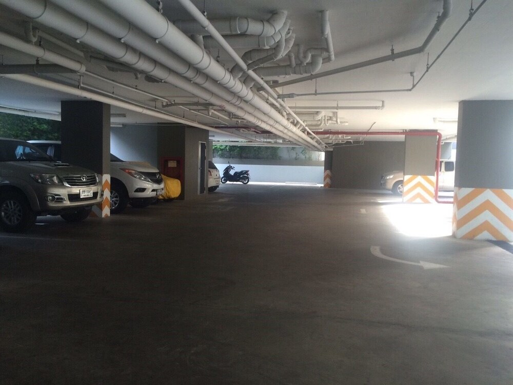 Thanyalak At The Gallery Condominium photo3
