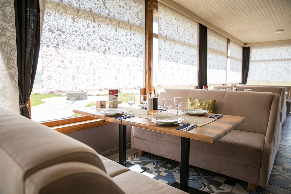 Seven Seasons Hotel and Spa 49/67