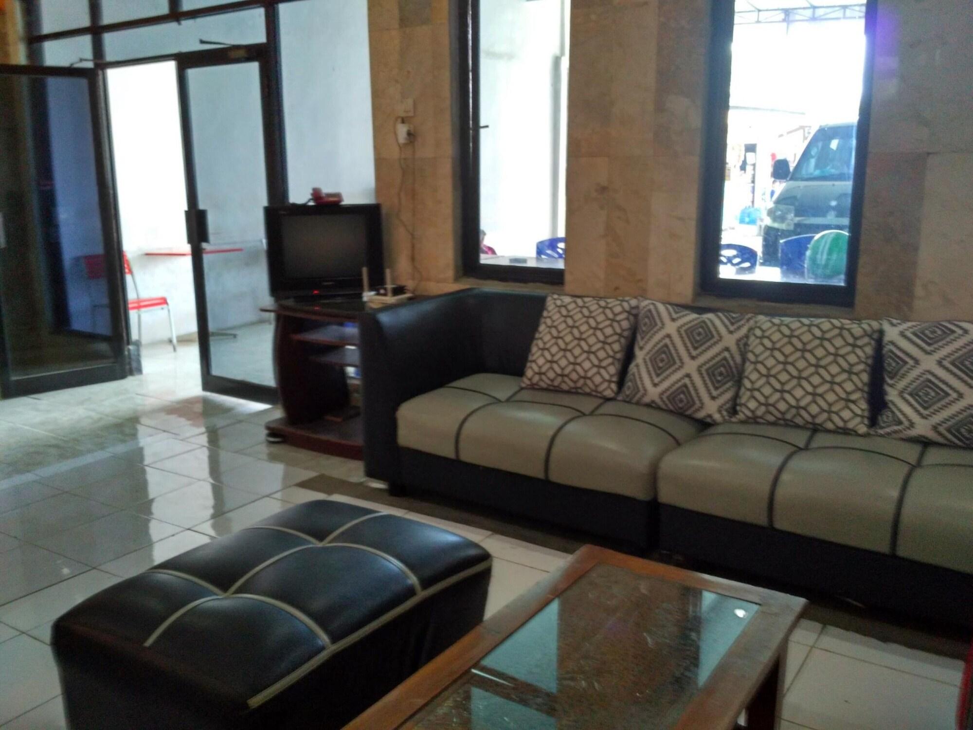 Hotel Alifah 2 by ZUZU 16/25