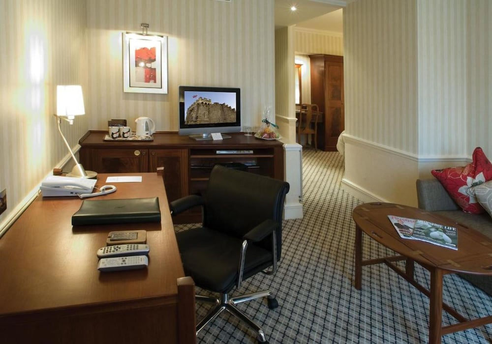 Solent Hotel and Spa 102/110