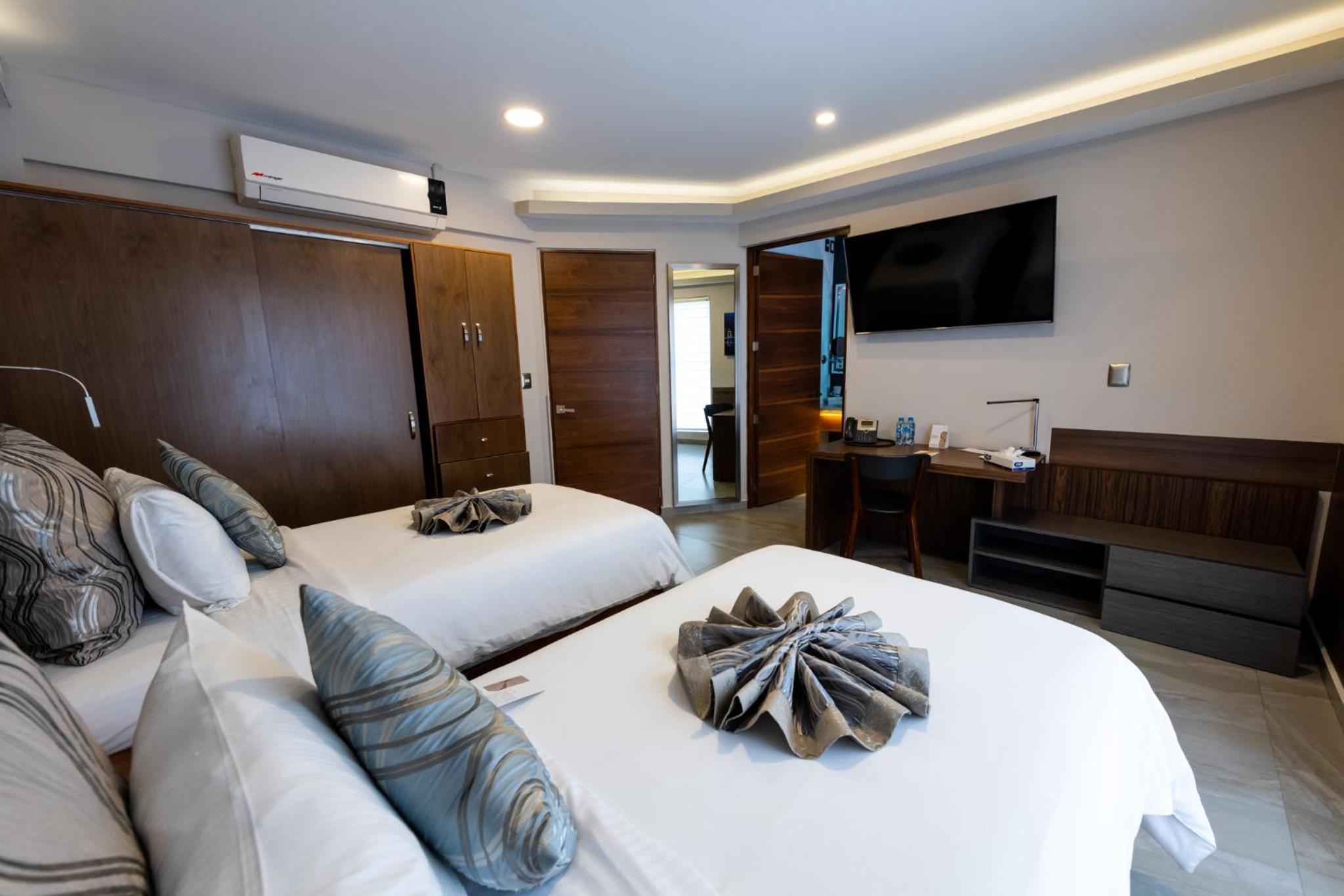 Deluxe, Twin Beds