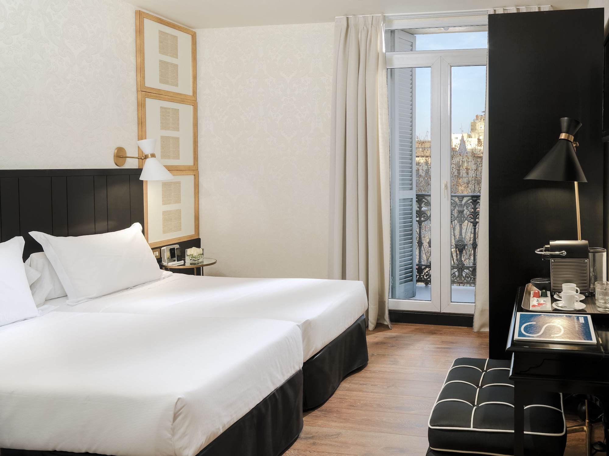 Room, Double Bed, Plaza View, Balcony