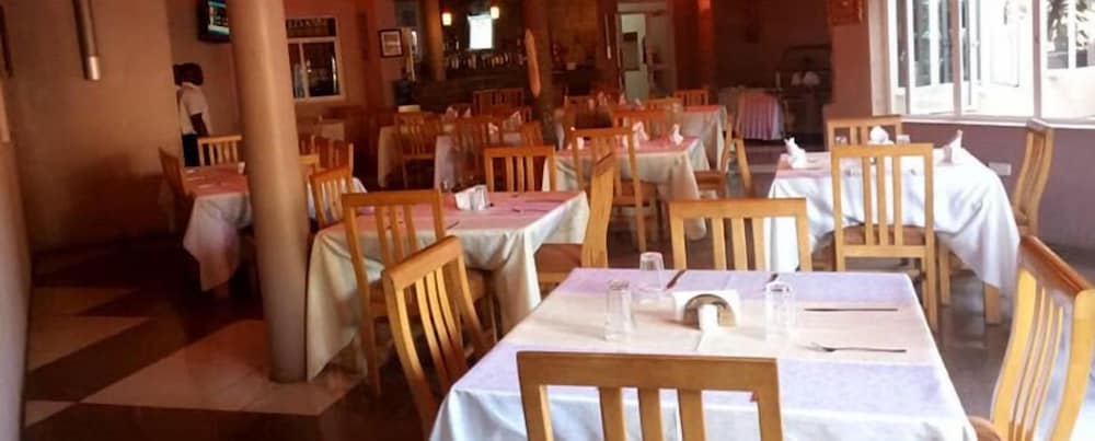 Hotel 7 Seasons Entebbe 48/55