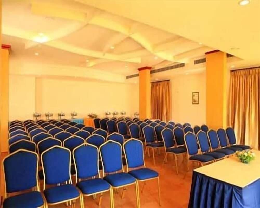 Hotel Bluewaters Cherai 32/46