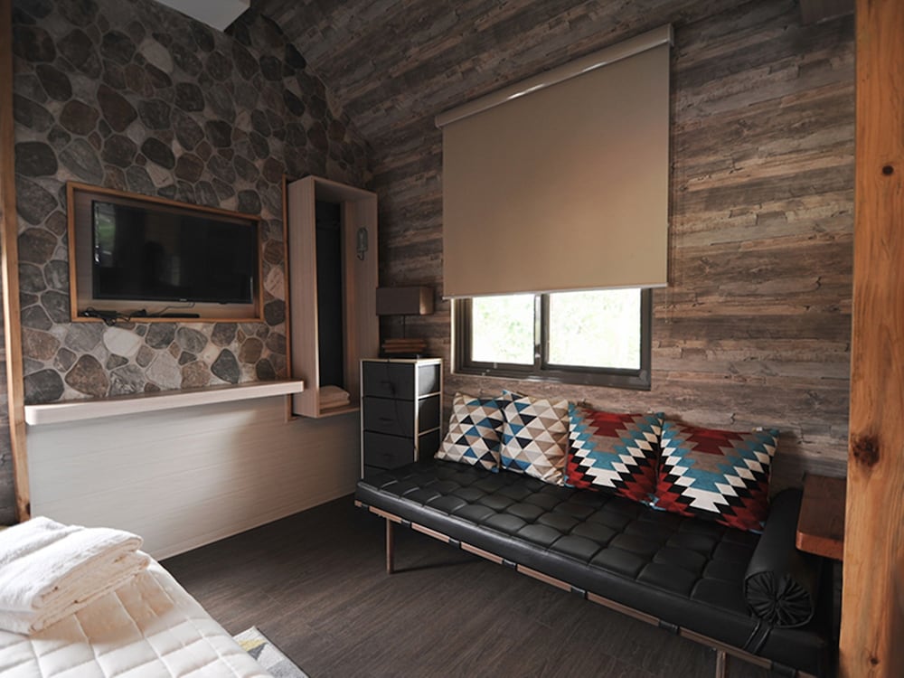 Pine Breeze Cottages 38/55