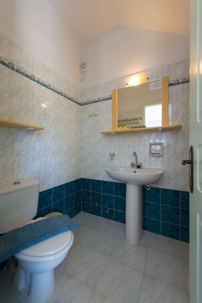 Edem Hotel Apartments 71/72